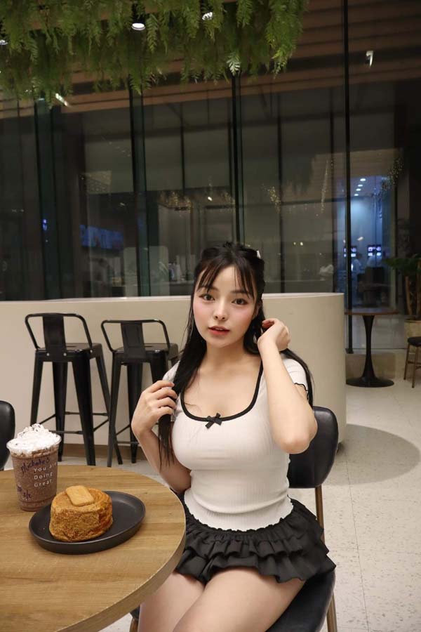 Michelle Ryu 12